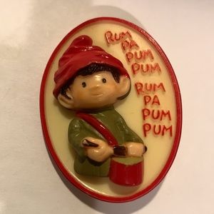 Vintage Christmas Little
Drummer Boy Rum Pa Pum Pum
Oval Pin #4 Stamped On Back